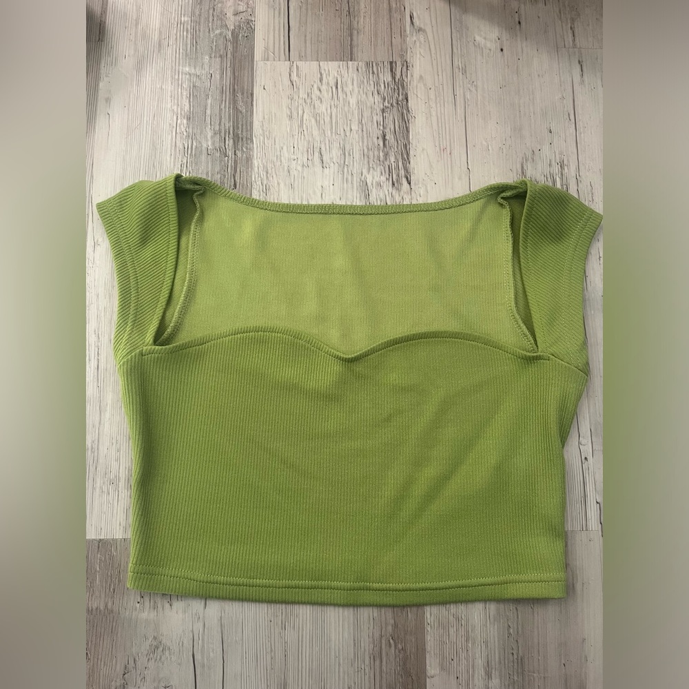 Crop top
